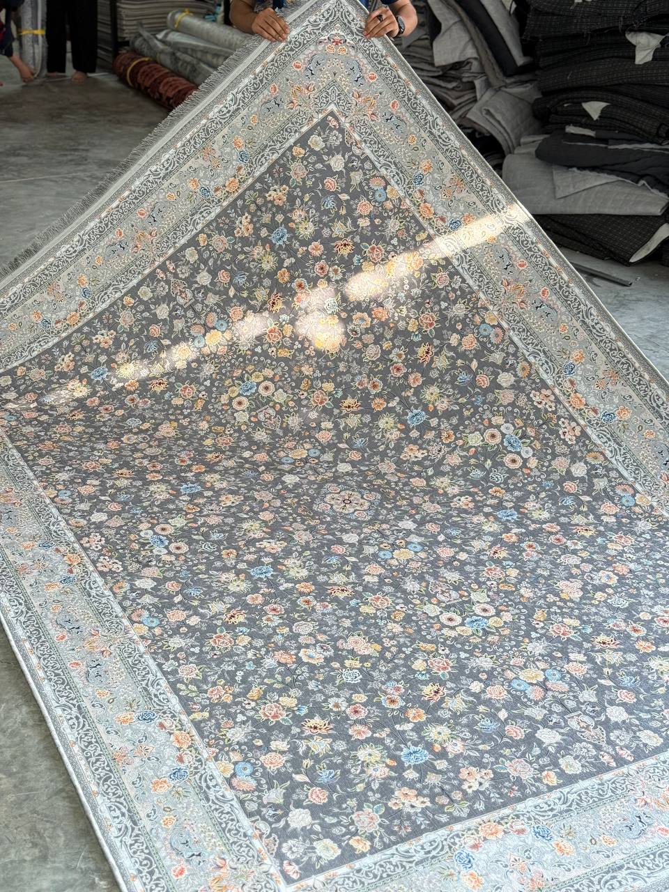 فرشینه طرح گل افشان